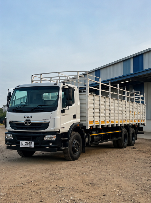 32 ft Open Body Truck